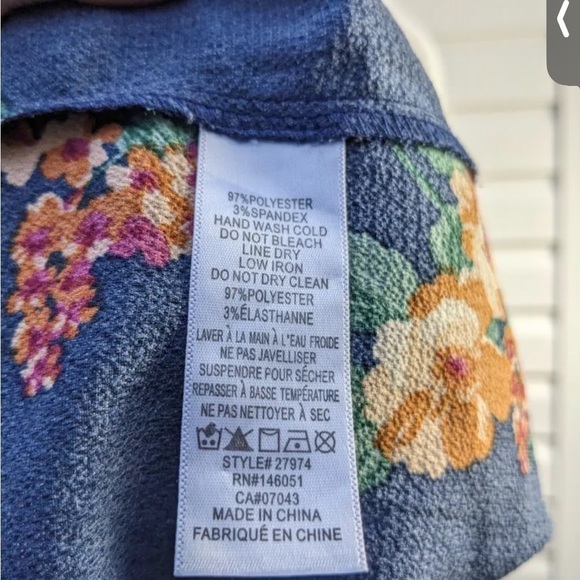 MONTEAU blue floral cami top - Picture 3 of 4